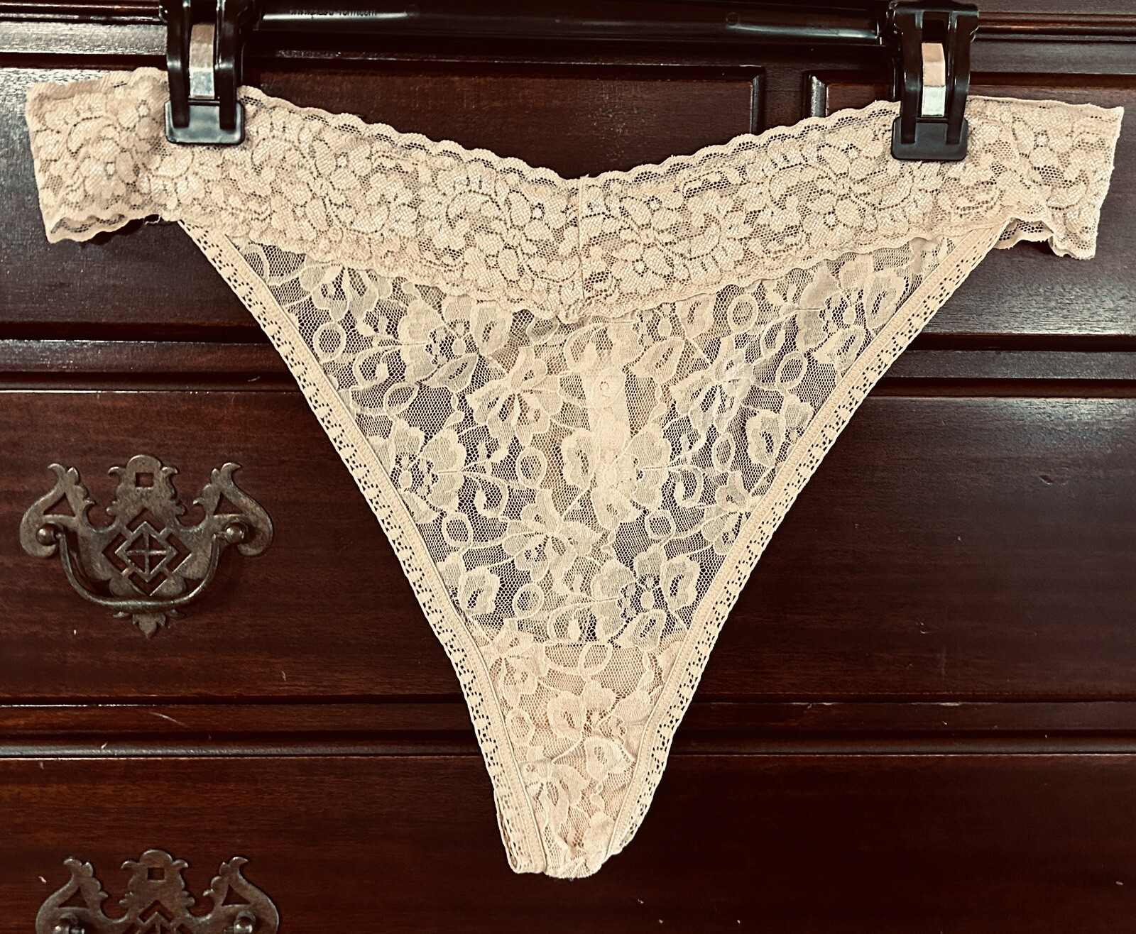 Vtg CACIQUE Floral Lace Mesh 2″ Waistband 18/20 Beige Thong Panties #81