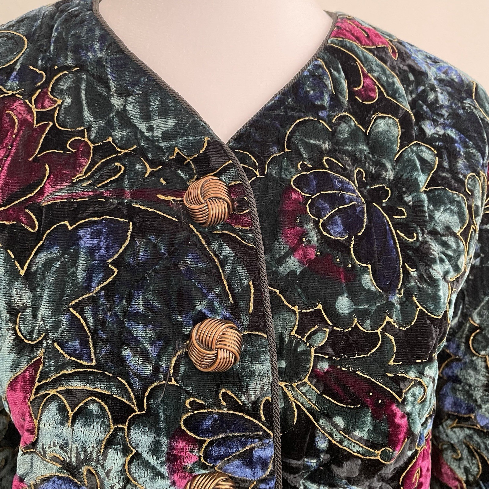 Vintage Velvet Embossed Jacket with Buttons Size Med Black Purple