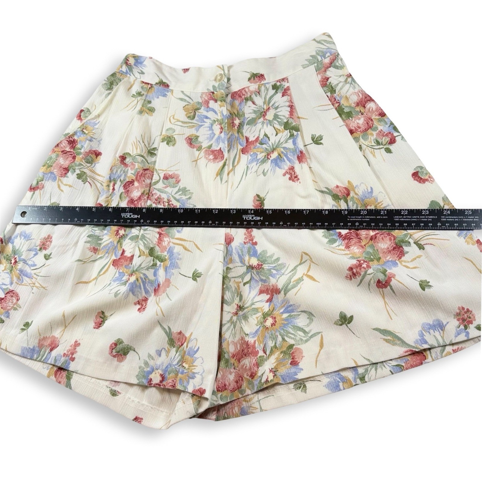 Vintage High Waisted Pleated Floral Shorts Chintz Coastal Grandmother Size 12