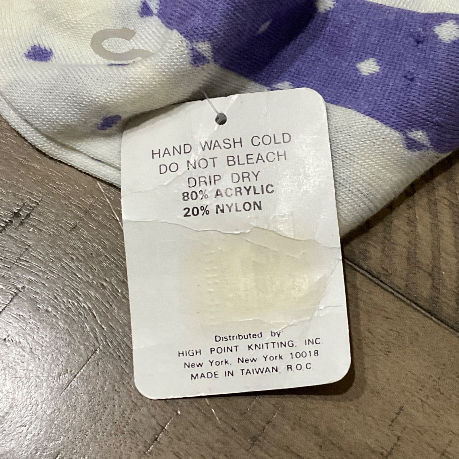 RARE NWT VTG DEADSTOCK NOVELTY PURPLE & WHITE W/POM POMS LADIES SOCKS