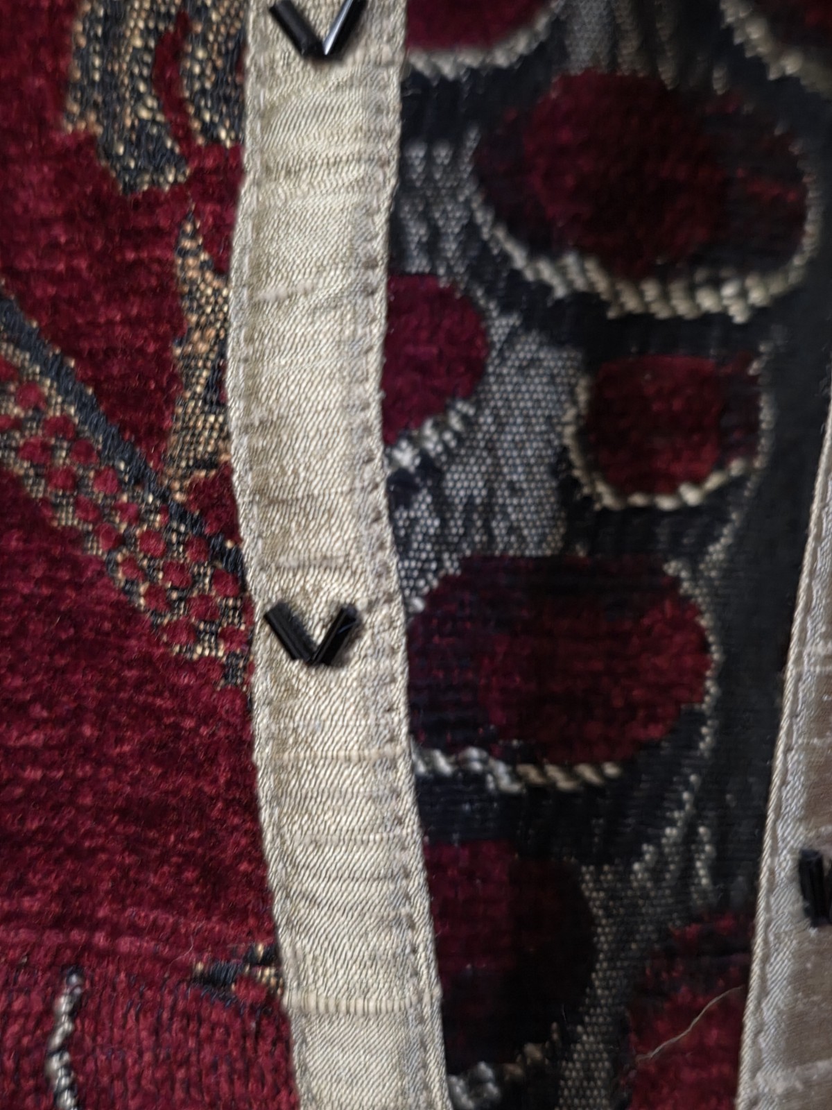 Vintage YakMagik Blazer Women’s L Red Black Gold Tapestry Embroidered