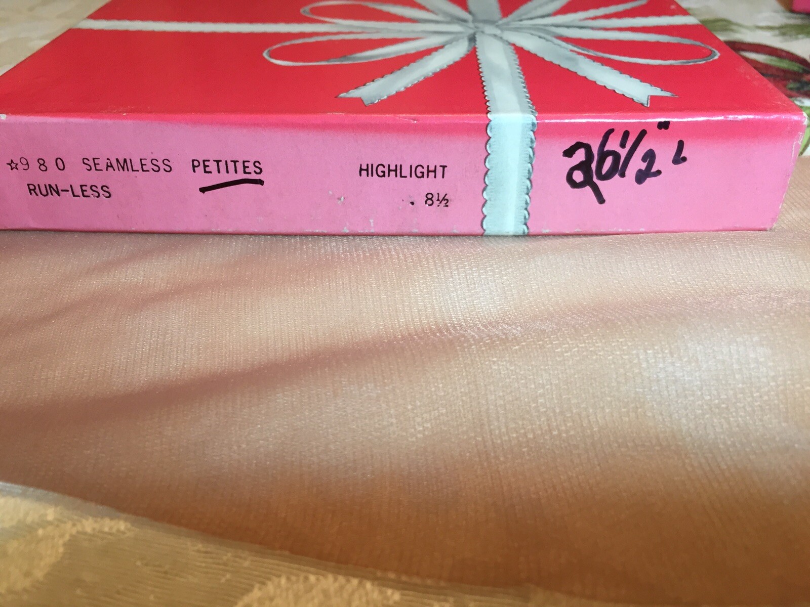 6 PAIR’S VINTAGE 15 DEN FLAT KNIT RHT HIGHLIGHT NYLON STOCKINGS 8 1/2 X 26 1/2”