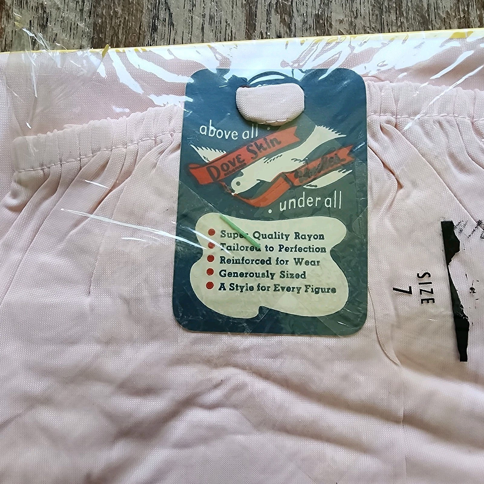 BRAND NEW Luxuray Vintage Dove Skin Undies Panty Band Leg Brief Size 7 Pink
