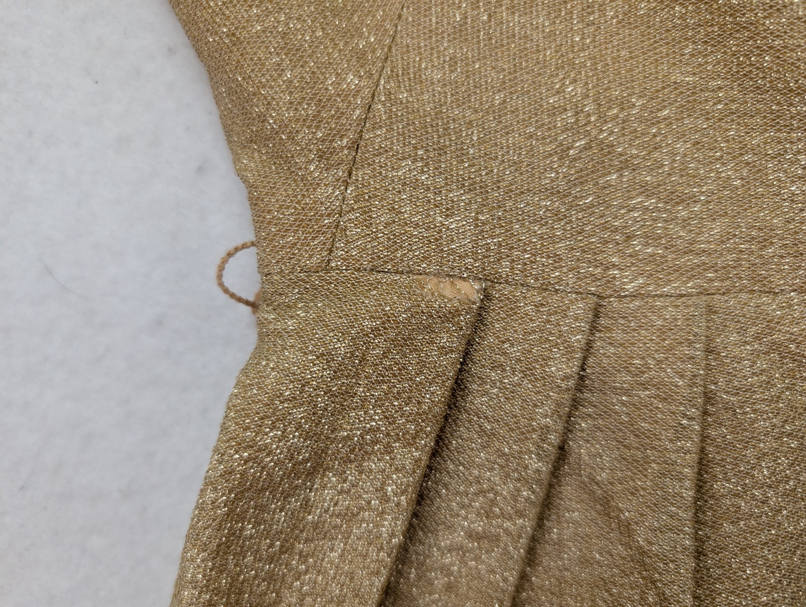 Vintage Women’s Dress Size S Metallic Gold Shimmer Party Cocktail Wiggle Sheath