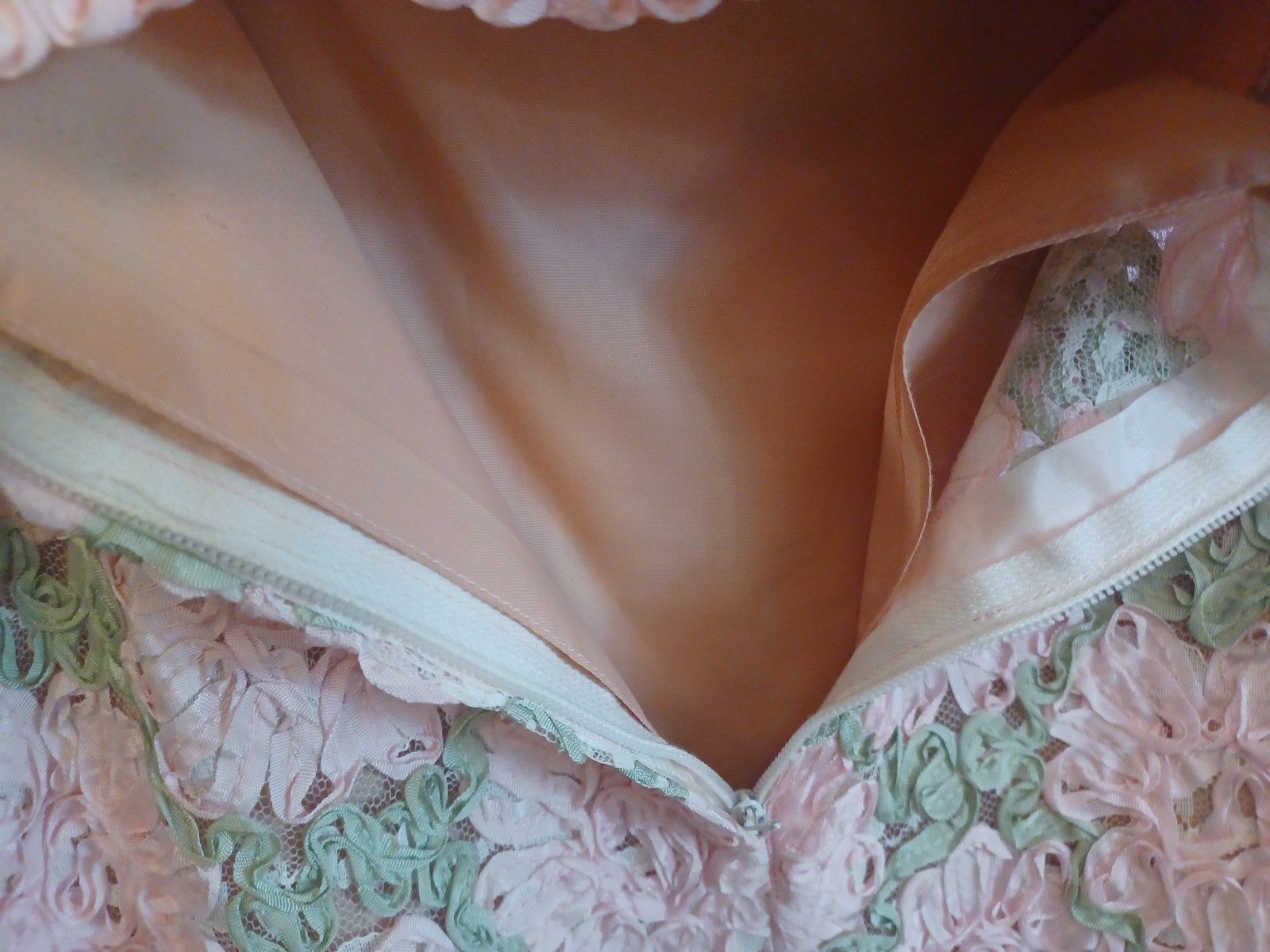 SALE! ​RARE Vintage 50s Frances Henaghan Matching Floral 3D Ribbon Skirt/Top Set