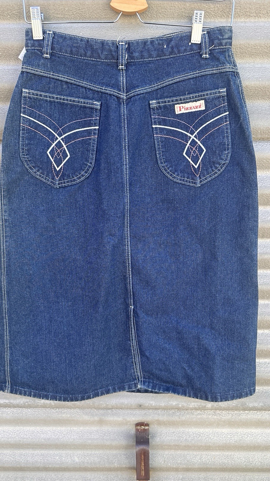 Vintage Pizzazz NEW YORK PARIS Jean skirt Size- 28 Inch
