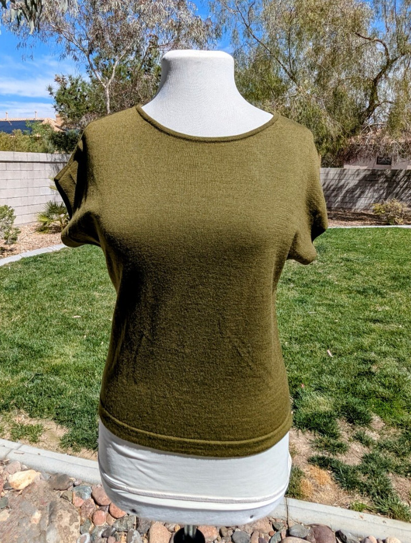 Vintage Olive Green 1960s Wool Off Shoulder Pullover Scoop-Neck Sz10/Med Top EUC