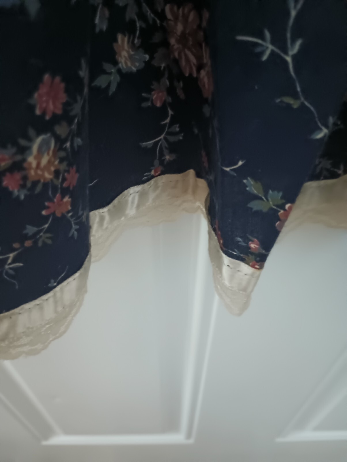 Vtg GunneSax 70s Navy Floral Midi Skirt Jrs Sz11 Pls Measure 28″ Waist READ