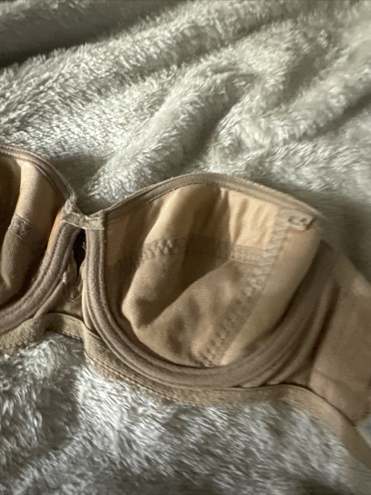 Vintage Warners Strapless Underwire Beige lace Sides Bra 30B