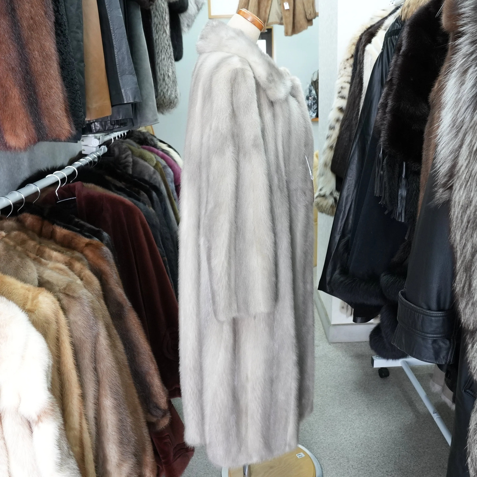 Sapphire Mink Long Coat A-LINE – Genuine Vintage Fur From Japan