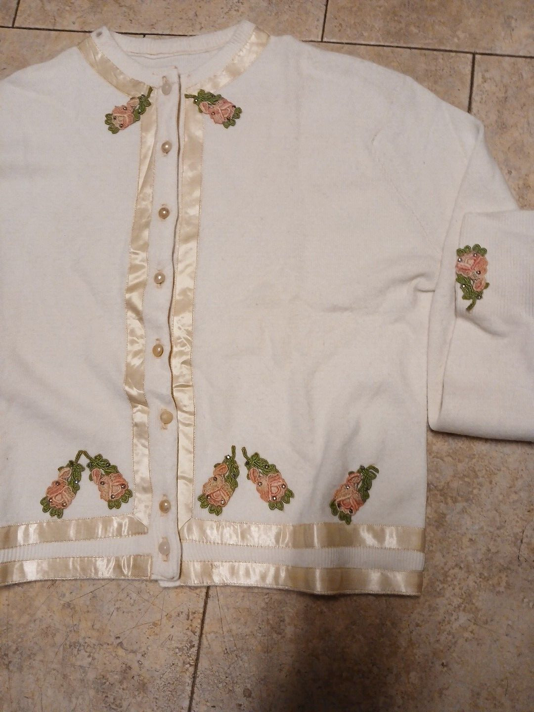 Vtg 50s Angora Ivory Wool Floral Sweater satin floral appliques Lovely!