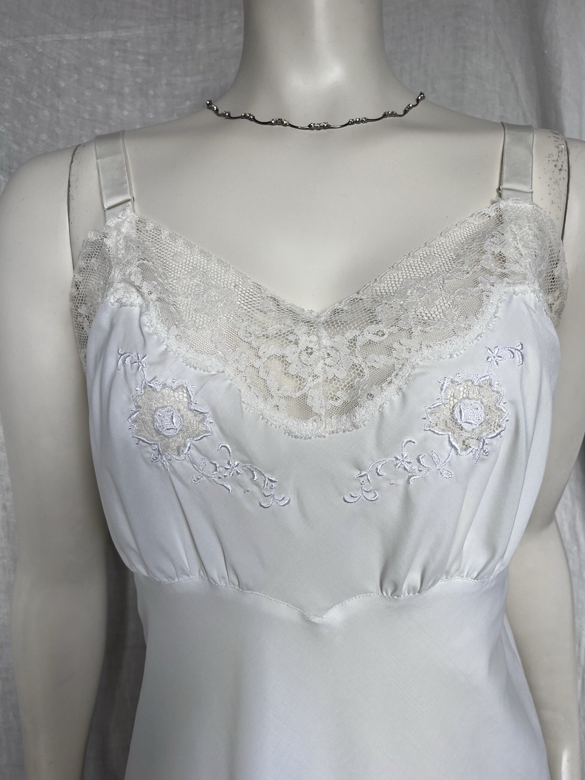 Vintage Slip Dress Gown Lace Floral Embroidery Cream Classic 60s Glamour Size 36