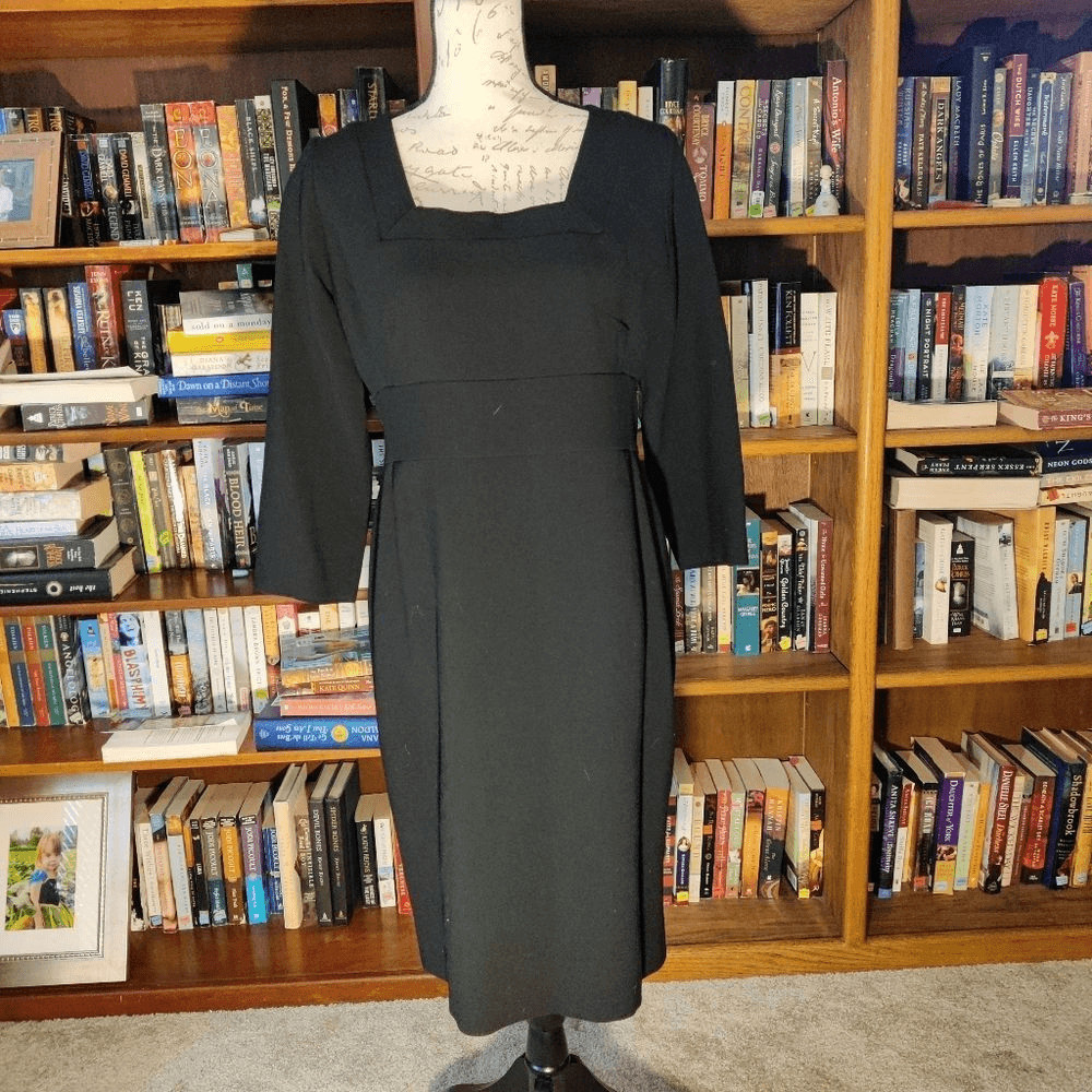 agnona black wool crepe square neck midi dress made in Italy euc
