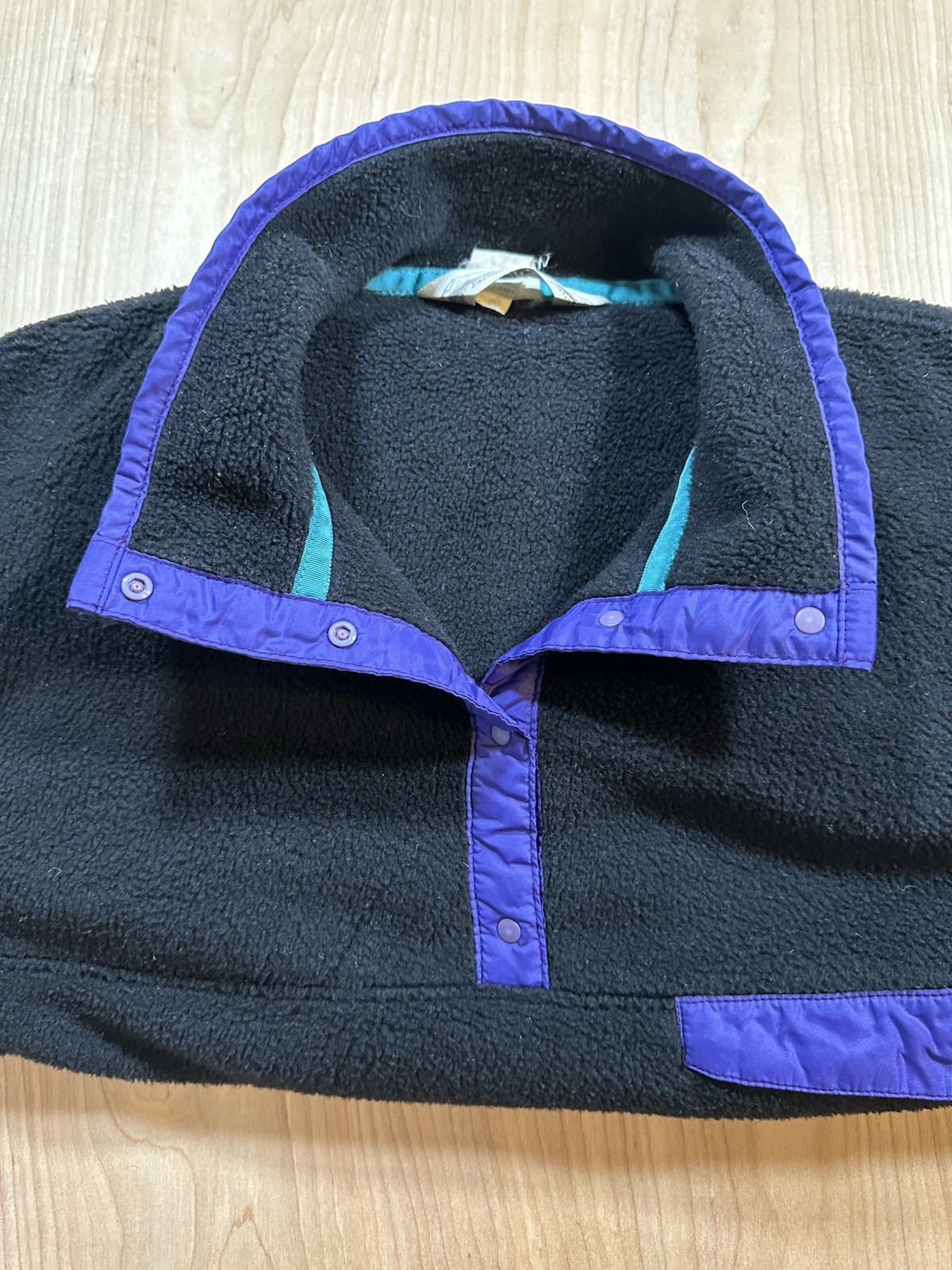 vintage 1980’s EASTERN MOUNTAIN SPORTS fleece pullover BLACK womans purple MED