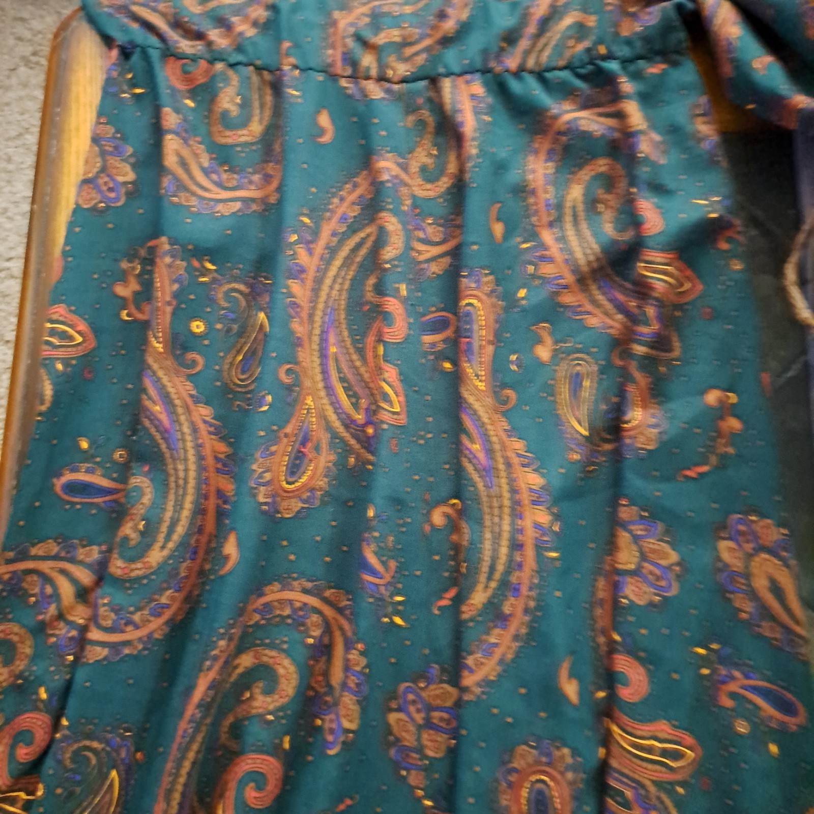 Vintage 1980-90’s Women’s Dress. Unbranded.Dolman Sleeve.Chest-22in.Waist-16in.