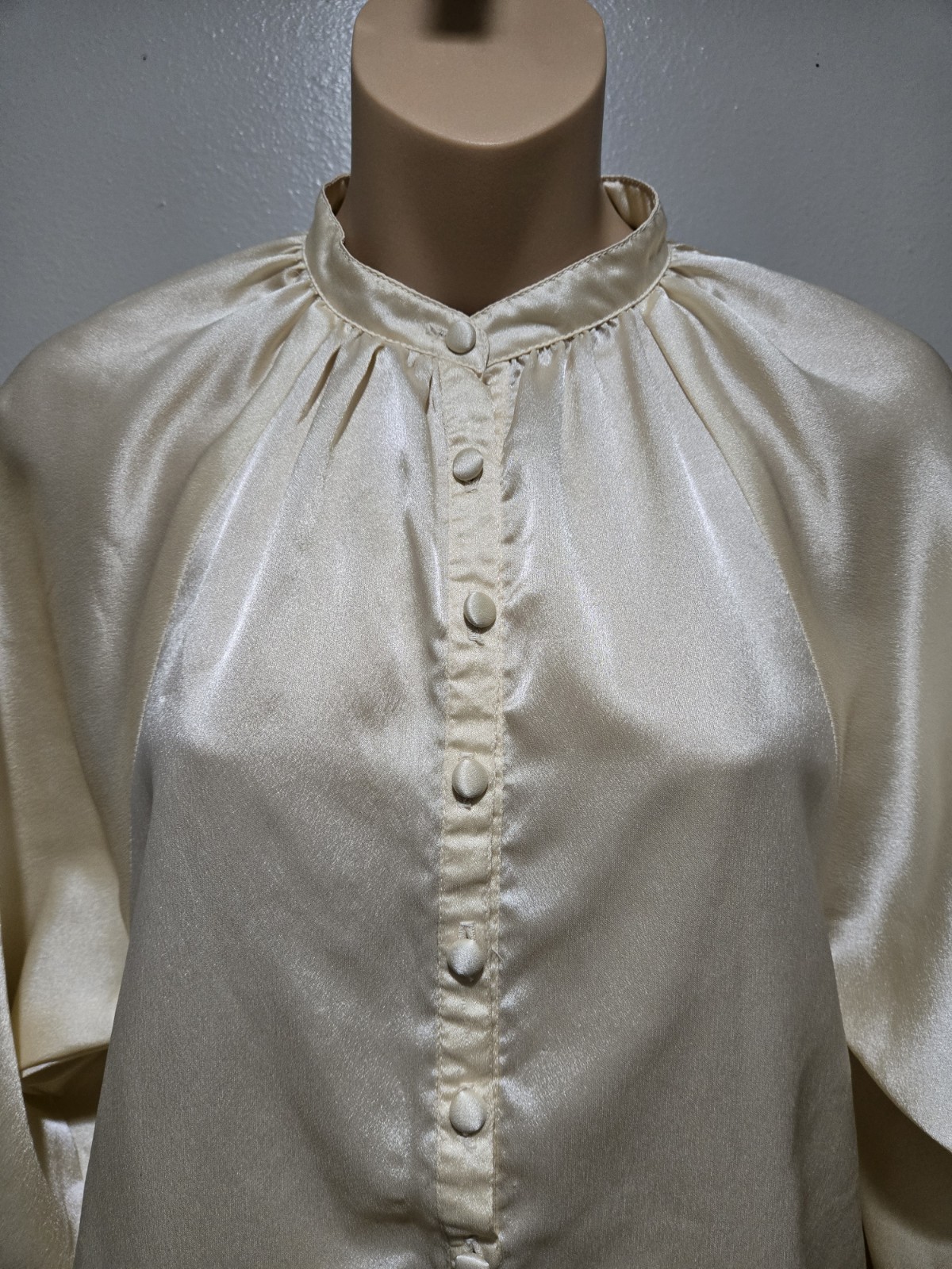 Victor Costa Vintage Champagne Blouse Button Front High Collar Size Small