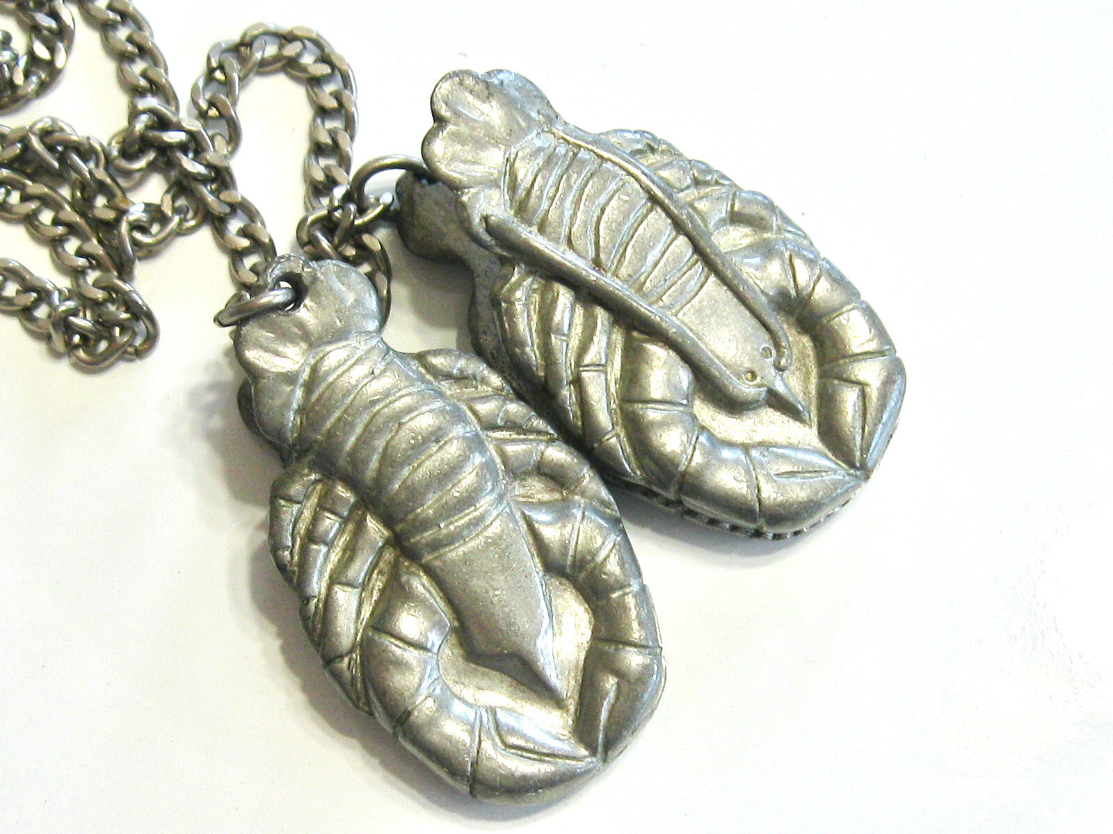 NEAT VINTAGE SWEATER GUARD CLIP WITH LOBSTER DESIGN – PEWTER MATTE SILVER COLOR