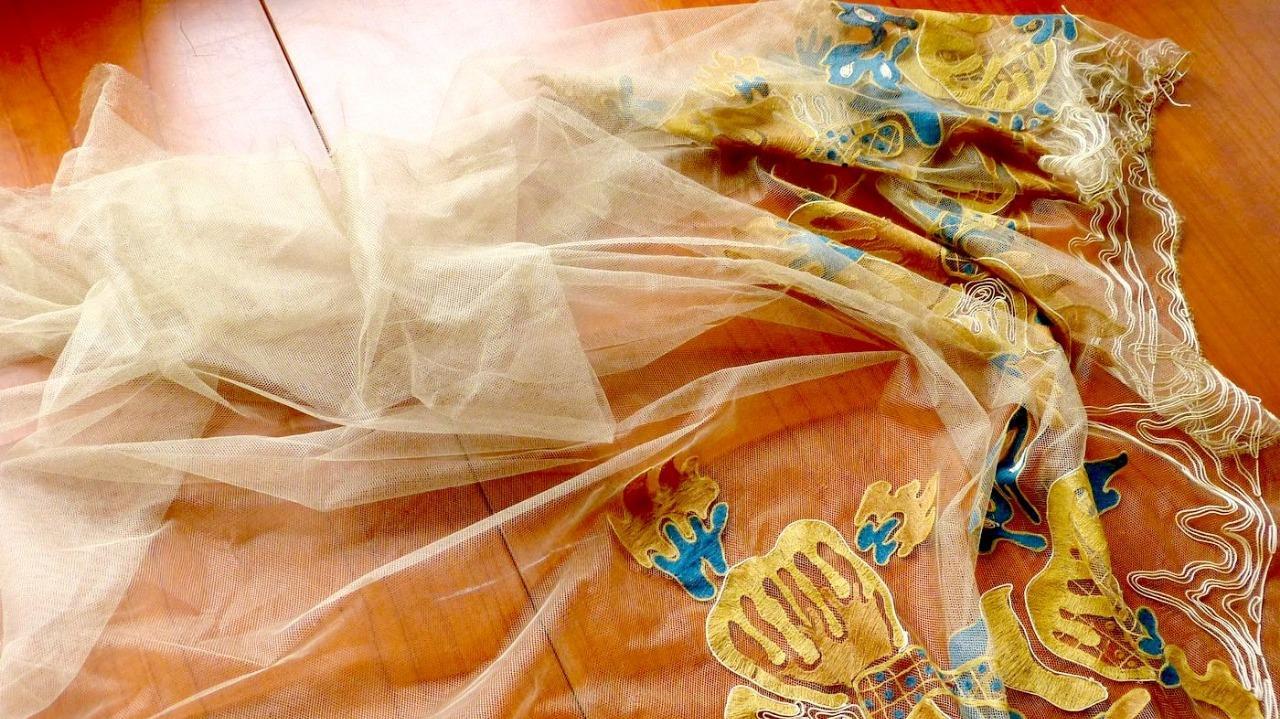 SUPERRARE 1800 GOLDEN SILK TULLE FABRIC W COLORED EMBROIDERY & SOUTACHE 92×38″