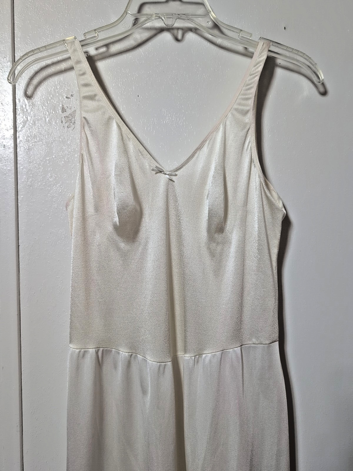 Vintage Warner’s Full Slip Ballet Dress V Neck Antron Nylon Size 38 Beige