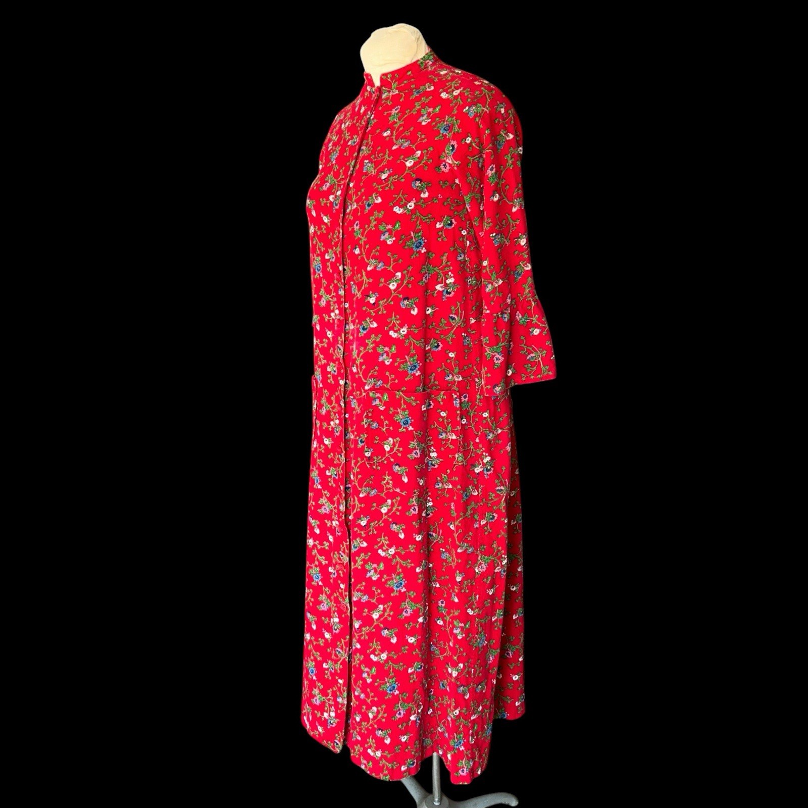 VNTAunt Abigail’s Attic Red Floral Corduroy 3/4 Bell Sleeve Vintage House Coat S