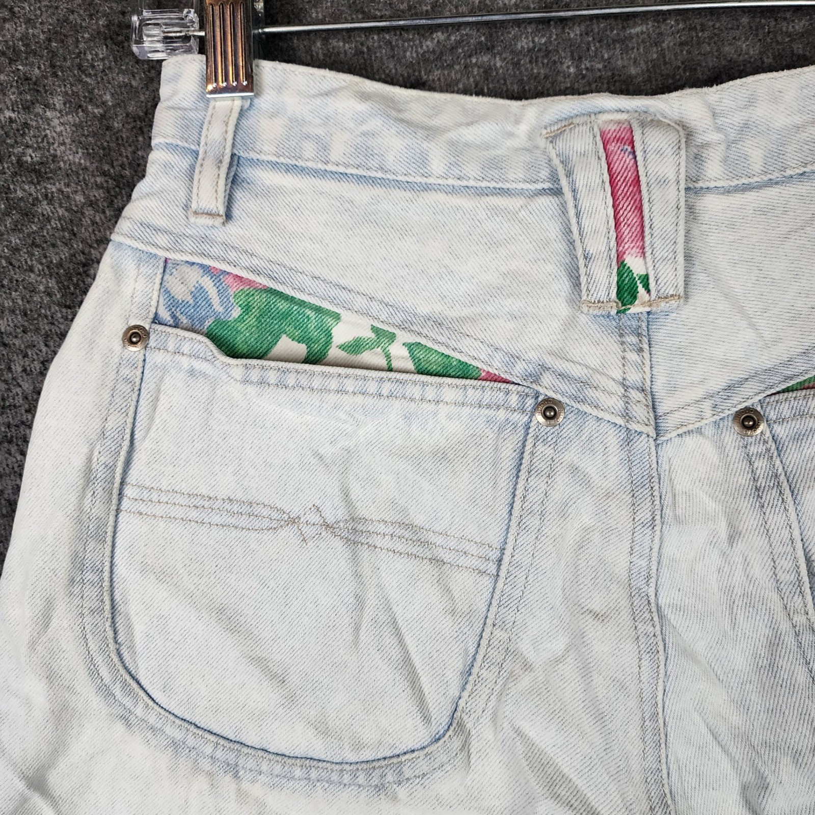 Nuovo Denim Shorts Women 9 Light Blue Acid Wash Floral High Rise Vintage 90s