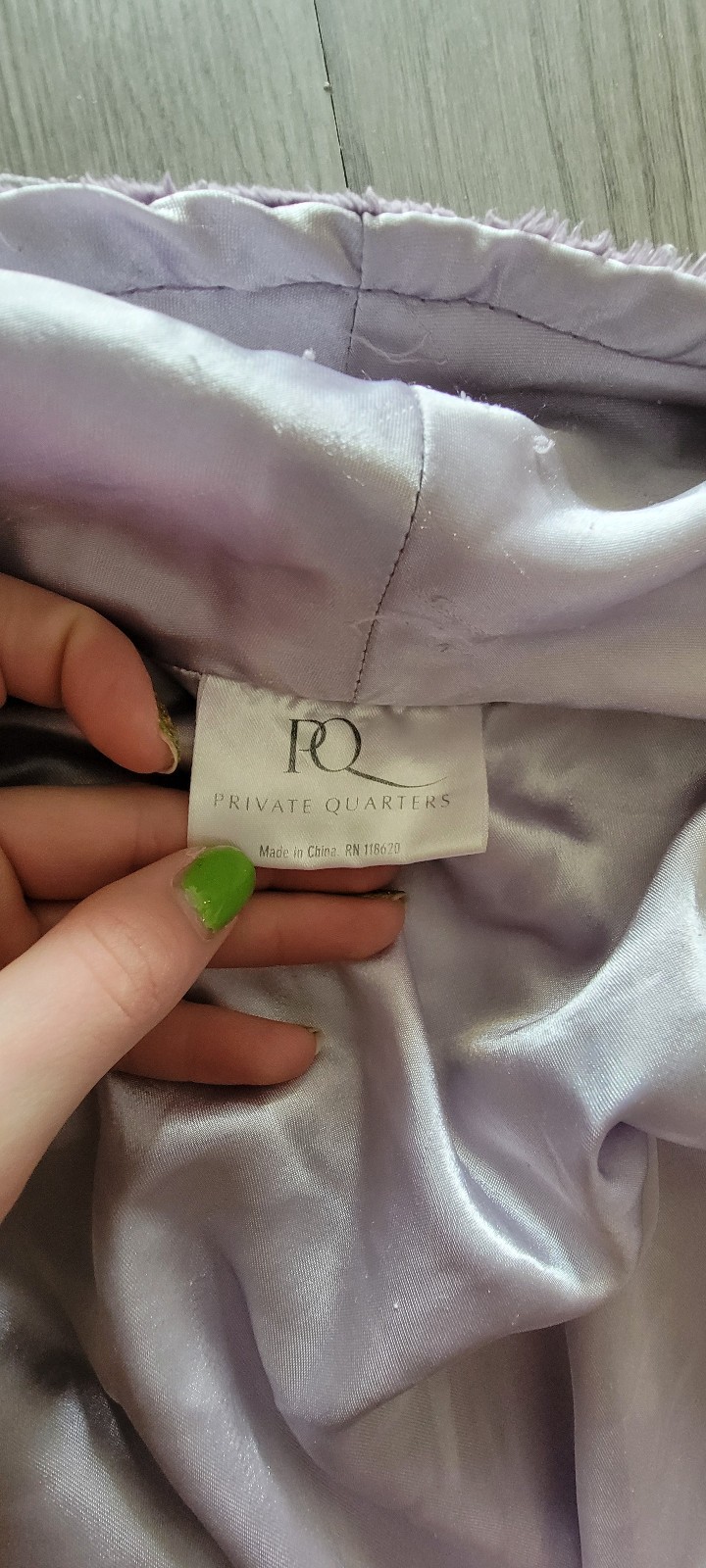 Vintage PRIVATE QUARTERS Women’s Small Lavender Plush Robe Bathrobe Made in