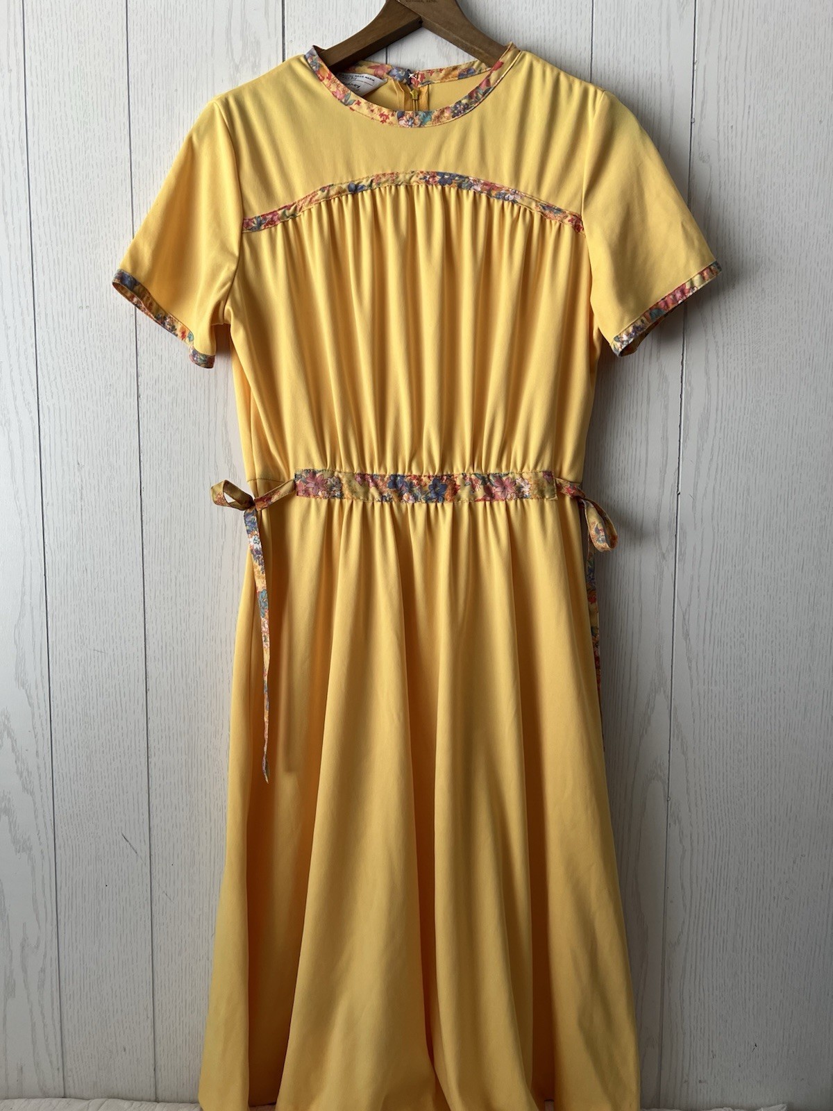 Vintage 70s JC Penny Yellow Dress Pin tucks Cottagecore Prairie Medium Midi