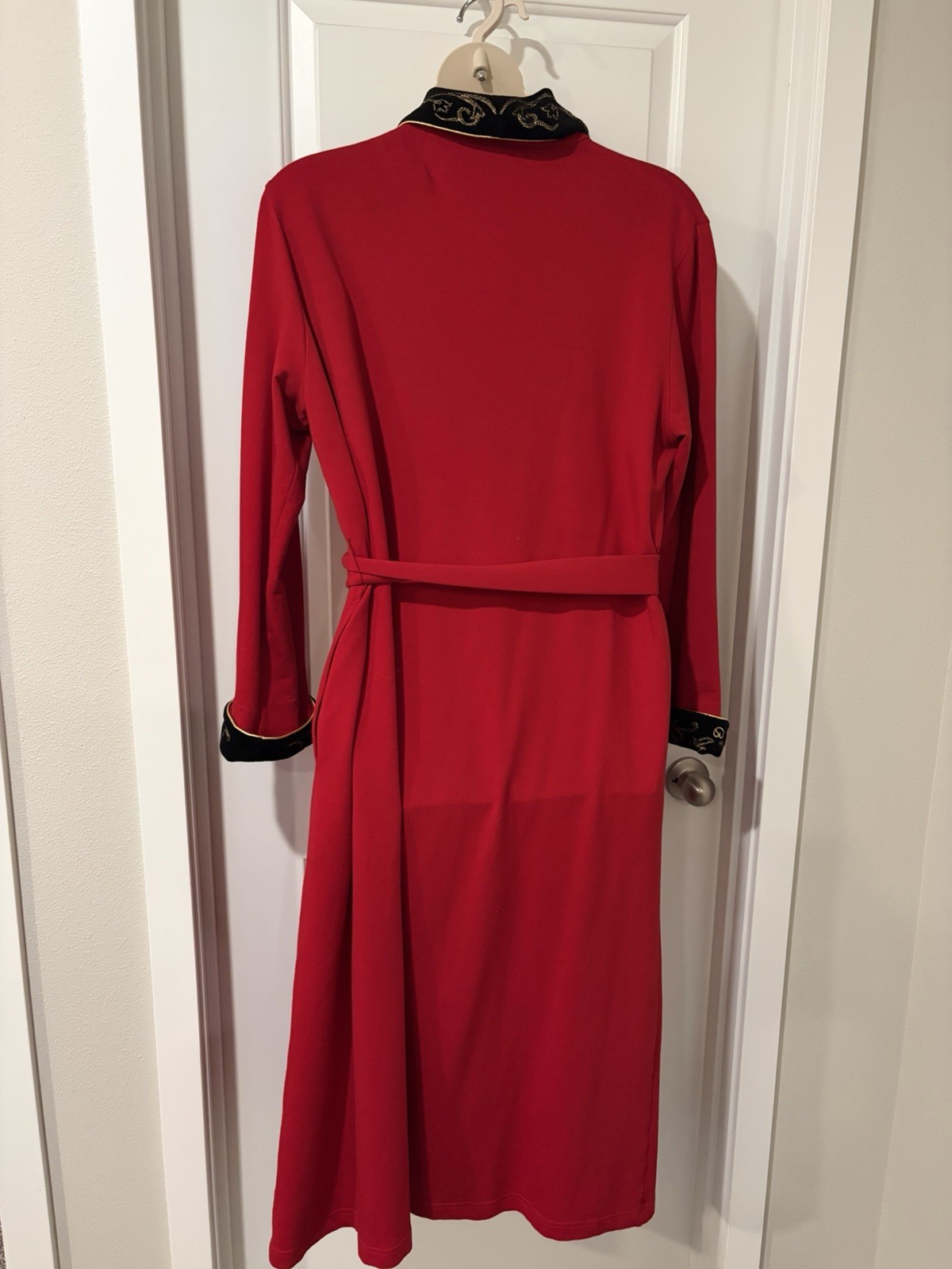 ST JOHN COLLECTION By Marie Gray~L~Red Robe Black Velvet Embroidered Collar Vtg