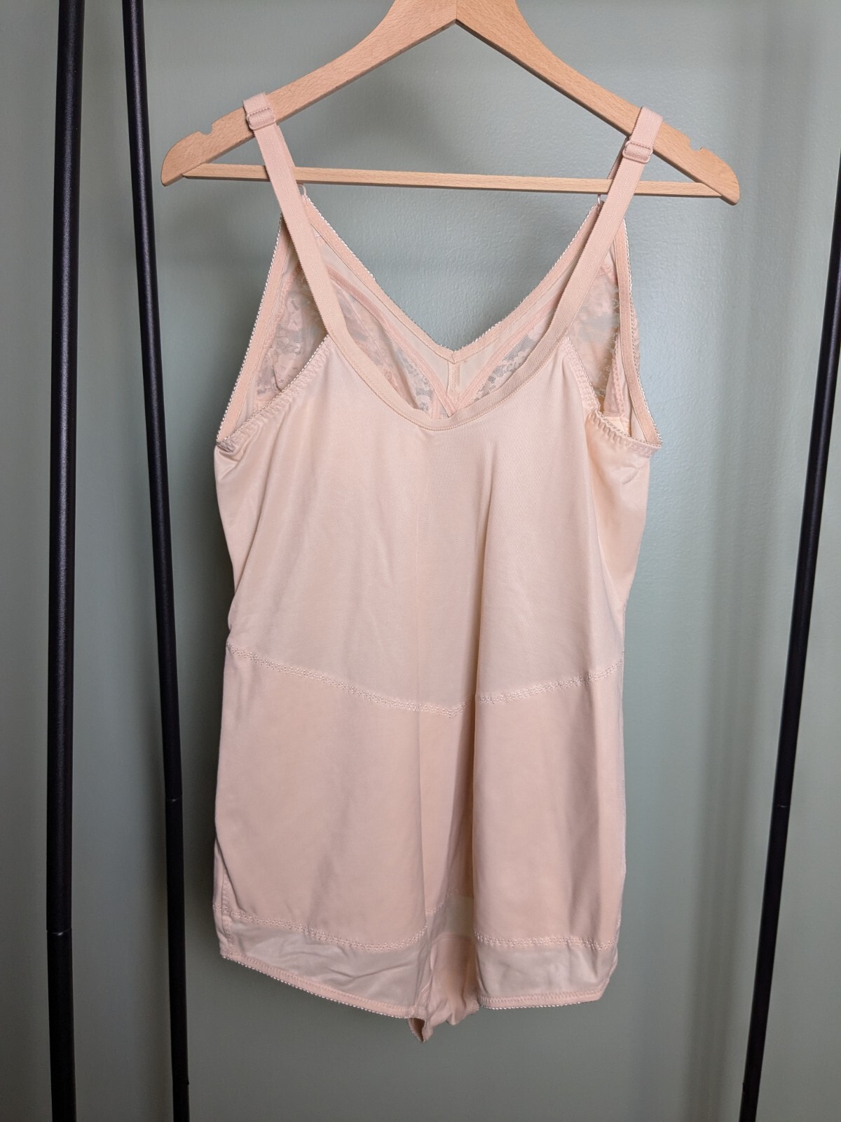 Lace Shapewear Pale Pink/Beige Undergarment