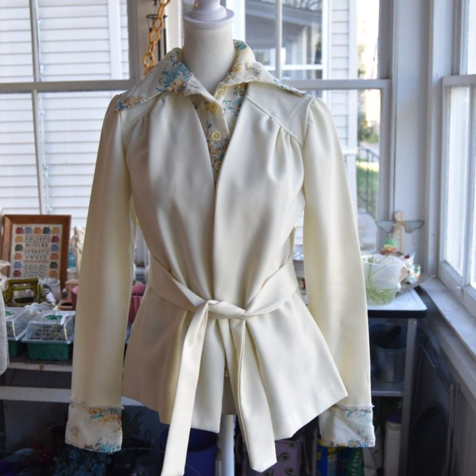 Vintage 70s 2 Pc Blouse Jacket Set Cream Blue Floral Sleeveless Tie Waist S