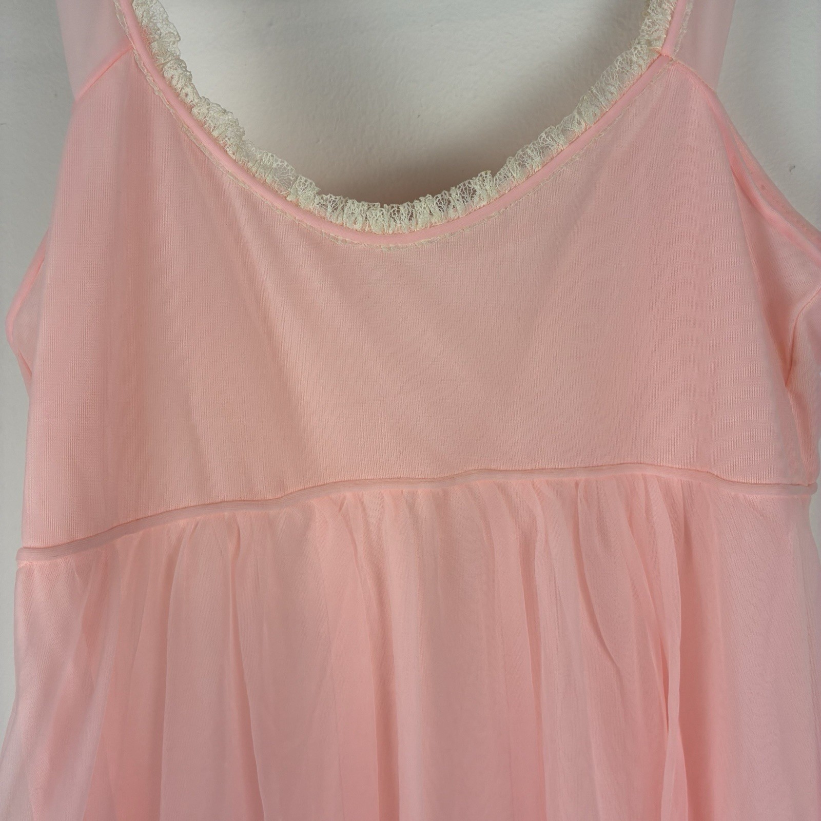 Vintage Lisette by Al Sterling Pink Nylon Lace Trim Nightgown Women’s Medium