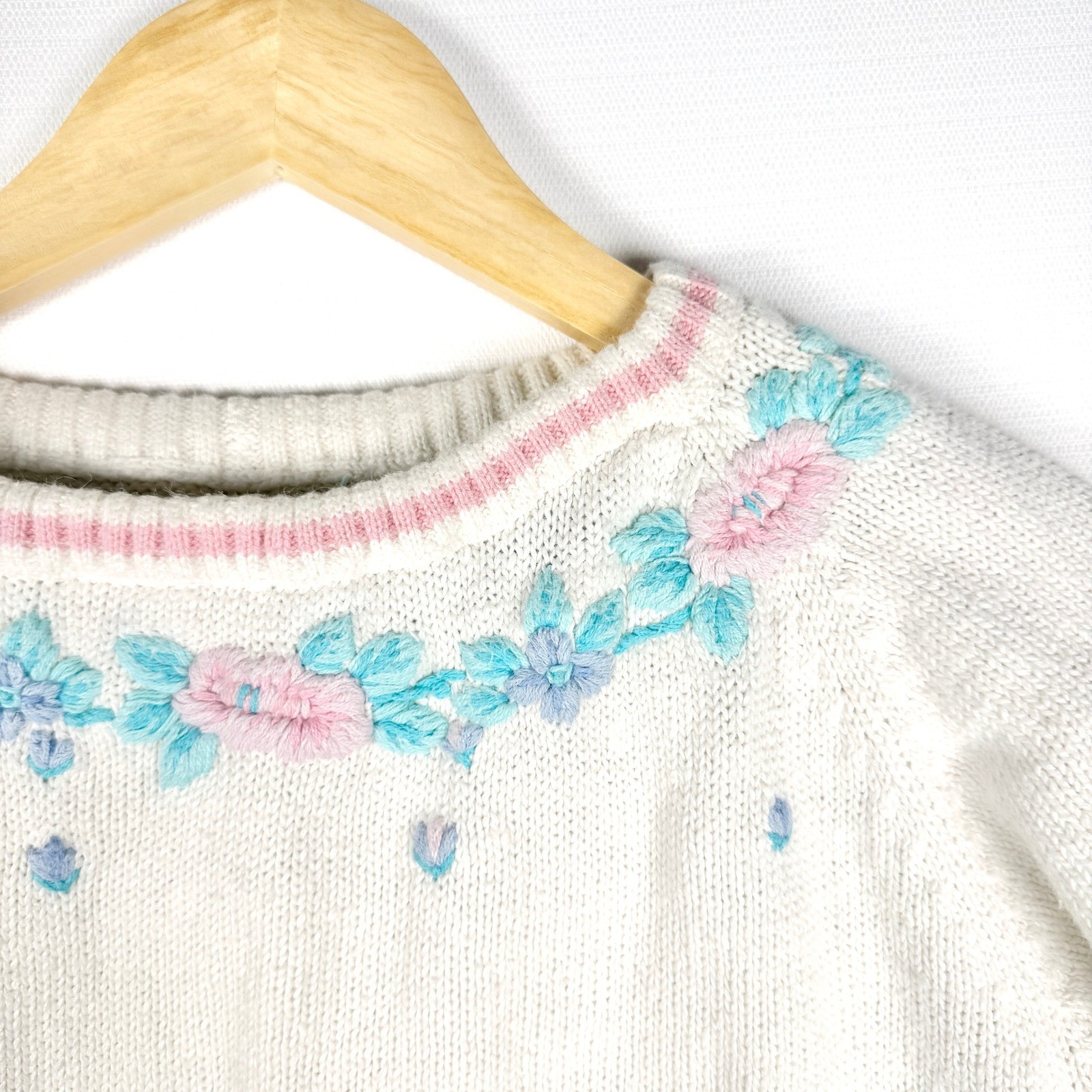 Vintage Floral Embroidered Knit Sweater Cream S/M Cottagecore Grandma Feminine
