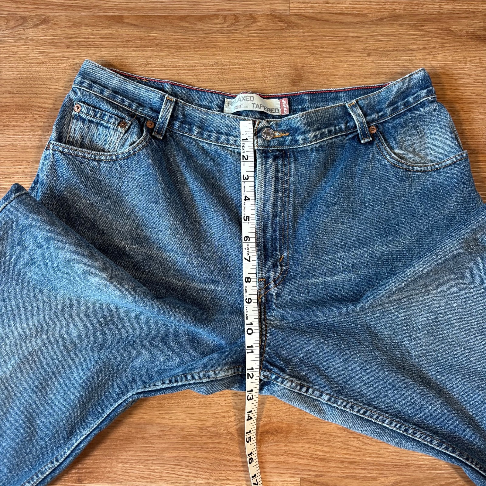 VTG Levi’s 550 Relaxed Tapered Denim Y2K Women’s Sz 36 Med Wash Grunge Mom Jeans