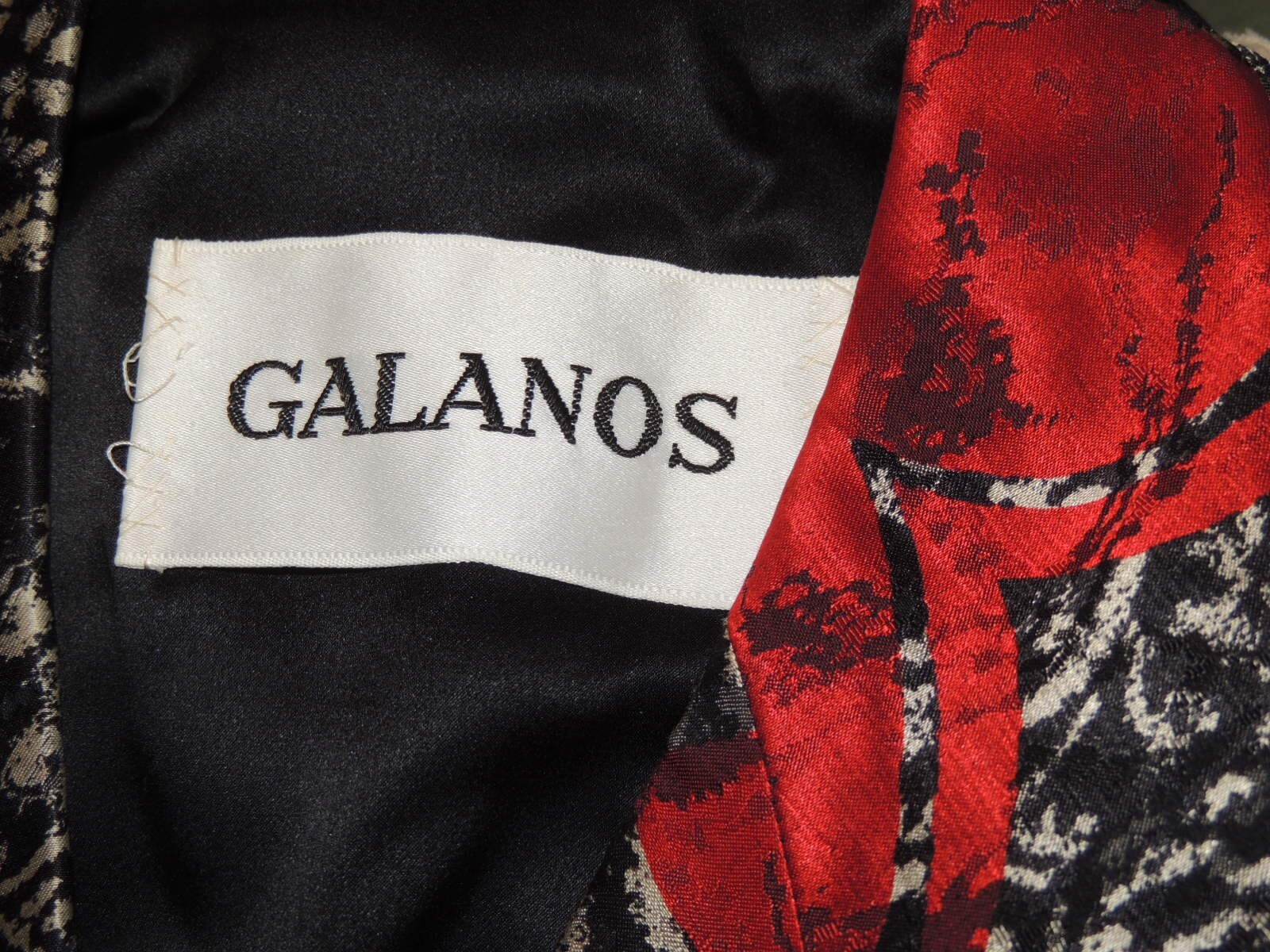 James Galanos 1980’s – 1990’s Red / Gray Silk Skirt Suit sz MED w- 28 1/2