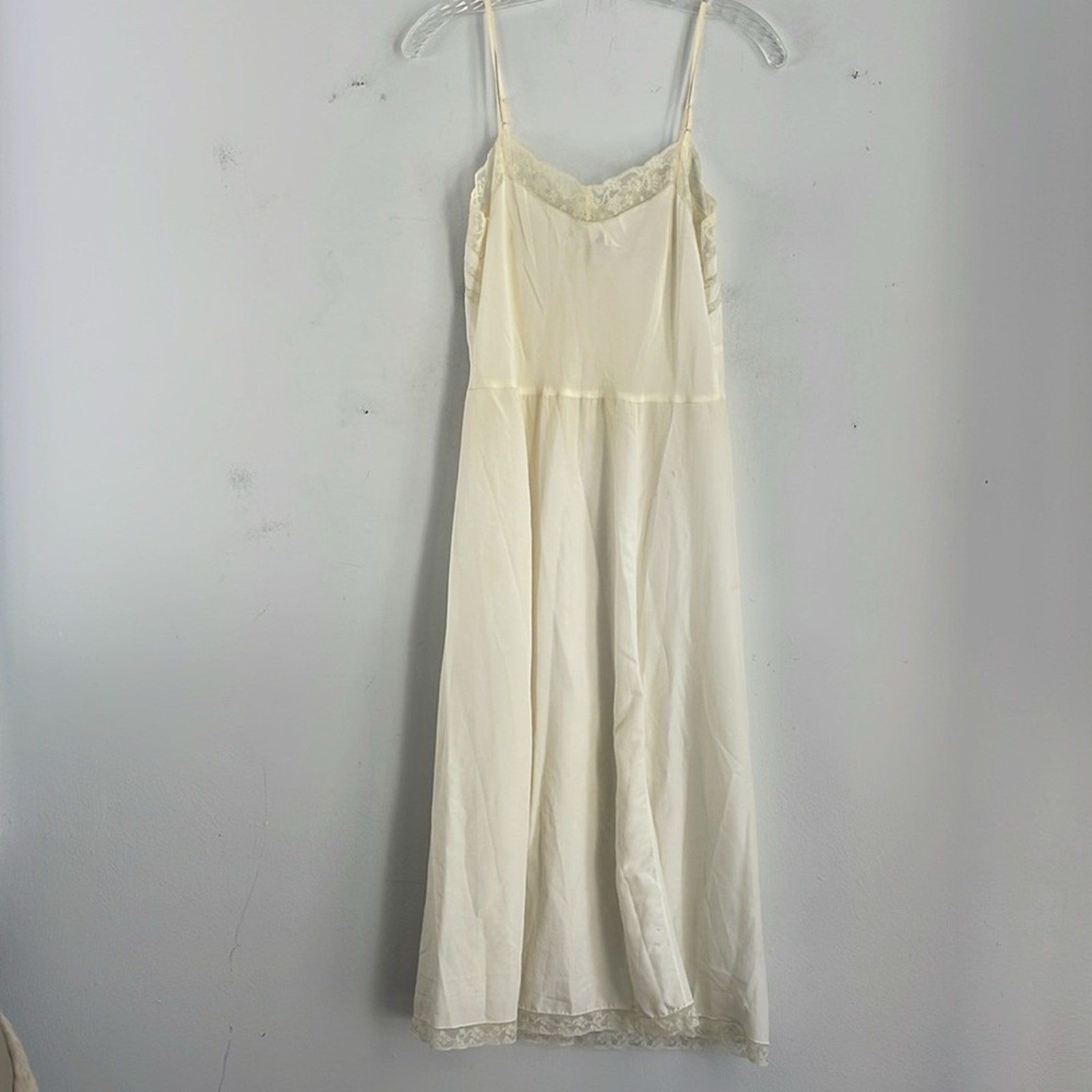 Vintage 50’s Barbizon lace detailed long maxi full length slip nightgown dress