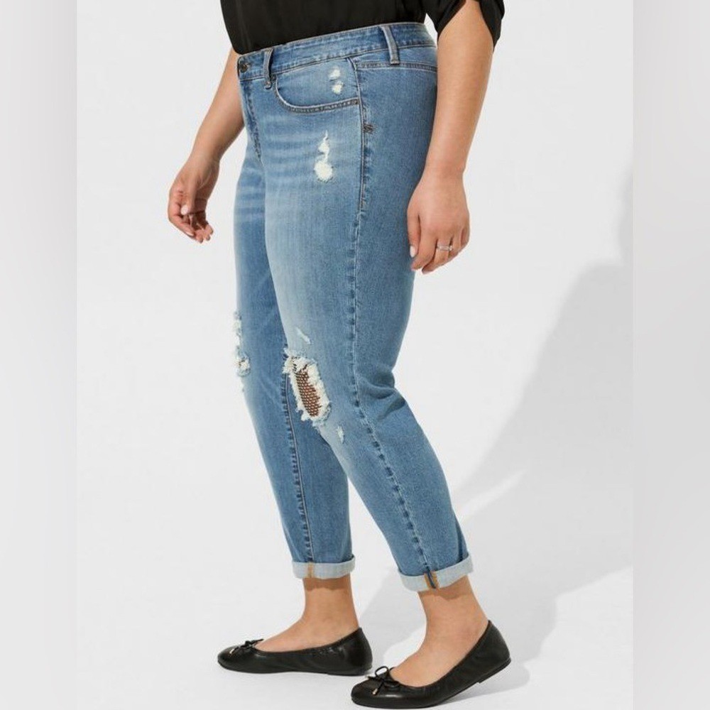 Torrid Perfect Boyfriend Ankle Vintage Stretch Mid-Rise Jean 22R