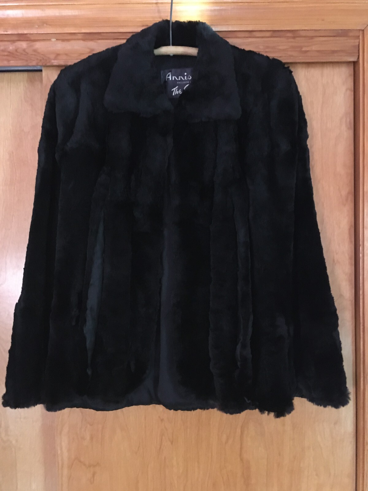 VINTAGE 30’s 40’s Annis Furs Cocktail Cape Globe Store Scranton – sheared black