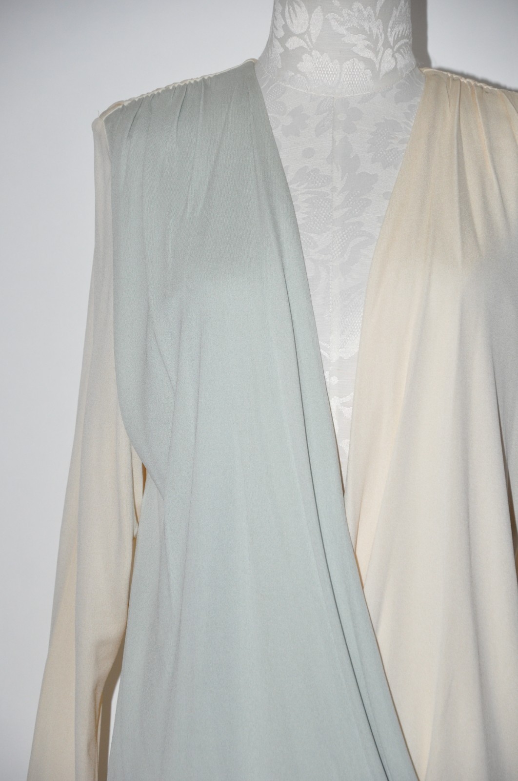 80s Vintage Cream Green Jersey Long Sleeve Deep V Draped Grecian Dress Women M L