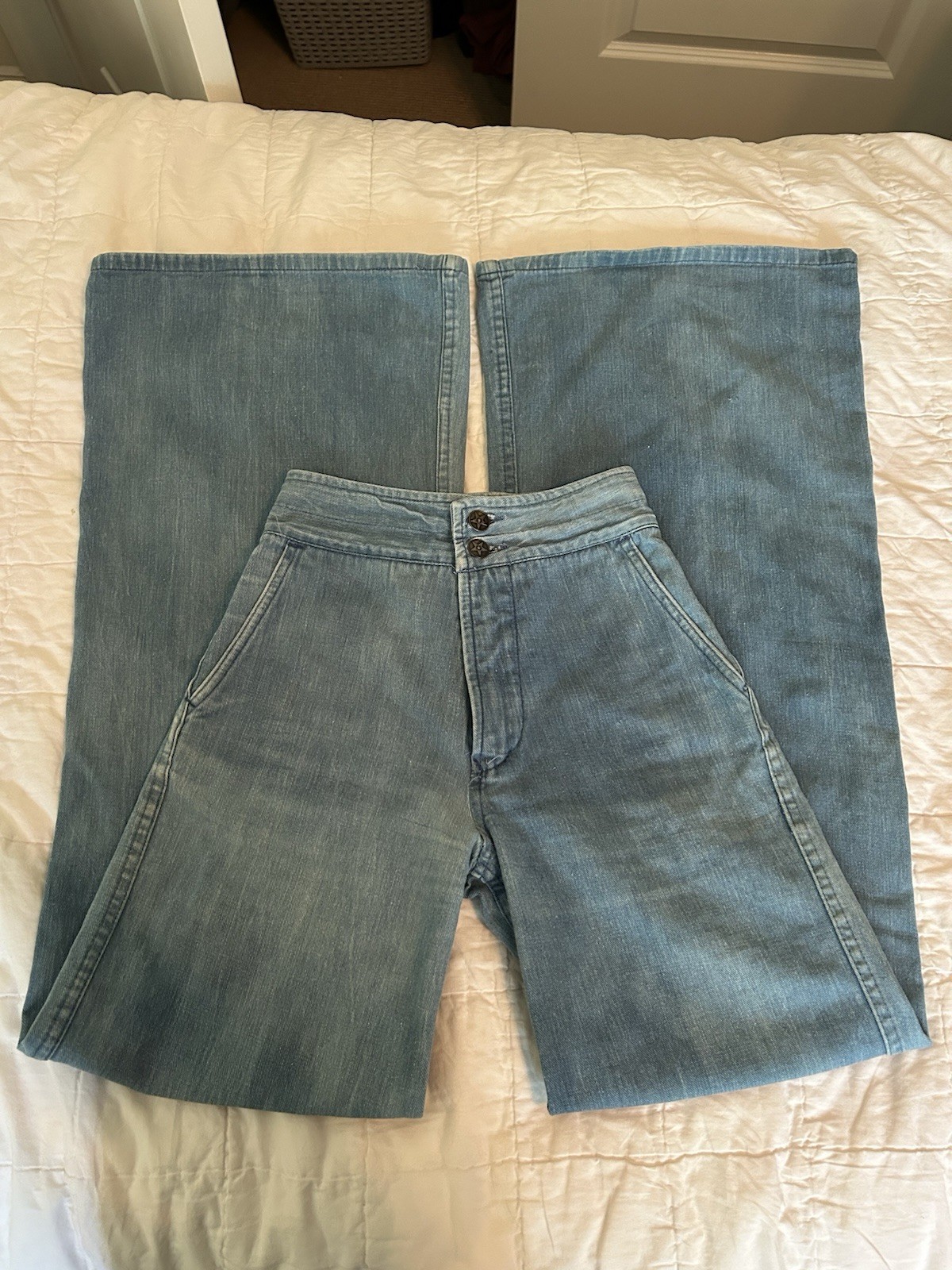 Vintage 1970s Mushroom High Rise Denim Bell Bottom Jeans 22×32 Light Wash Boho