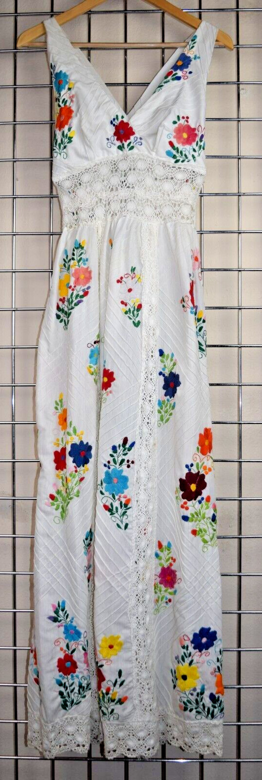 Vintage Dress Size S/M 70s White Crochet Colorful Floral Embroidery Empire Waist