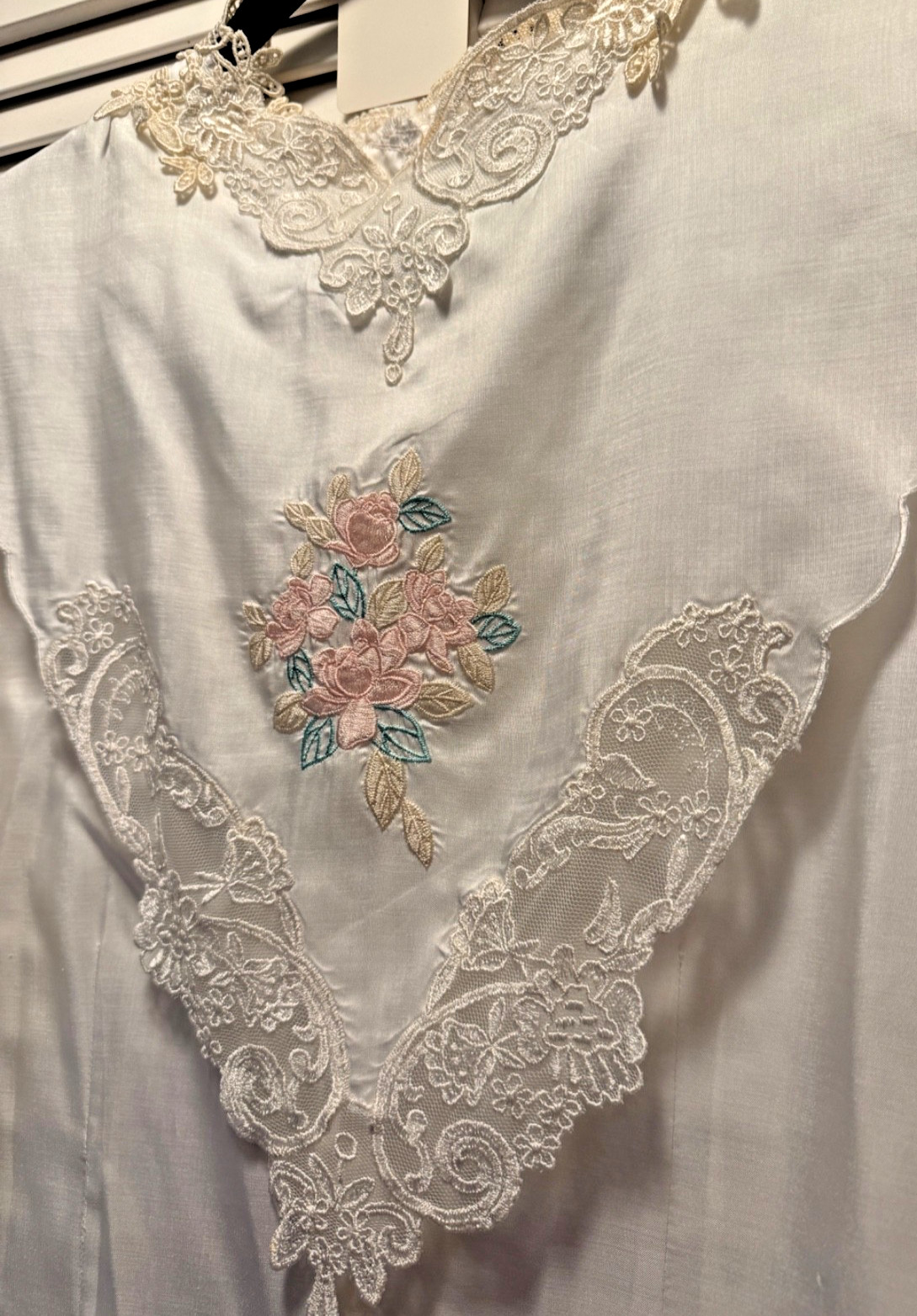 Blouse Vintage Nicola Size 10 Embroidered, Lace, White, Button back and cuffs
