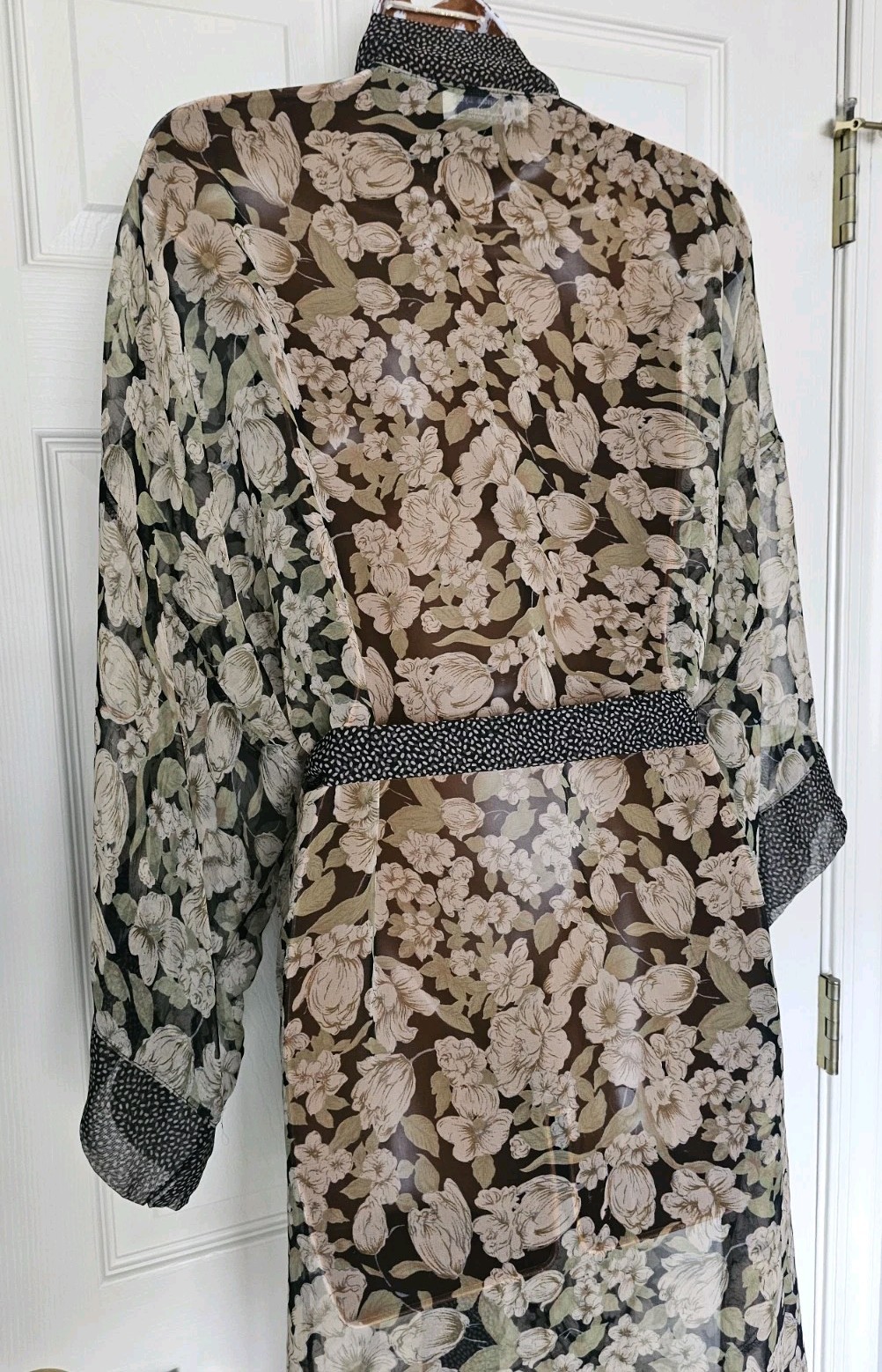Vintage The Jessica Lynn Collection Floral Chiffon Oversized Robe. Size M