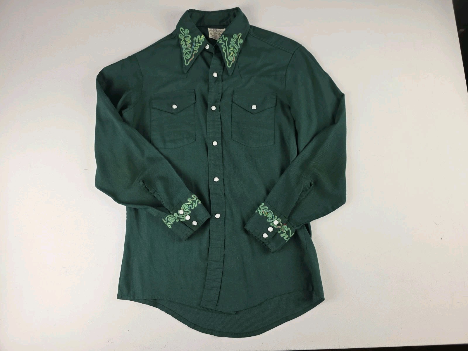 Vintage 60’s Triple LLL Brand Women’s Embroidered Pearl Snap Western Shirt M
