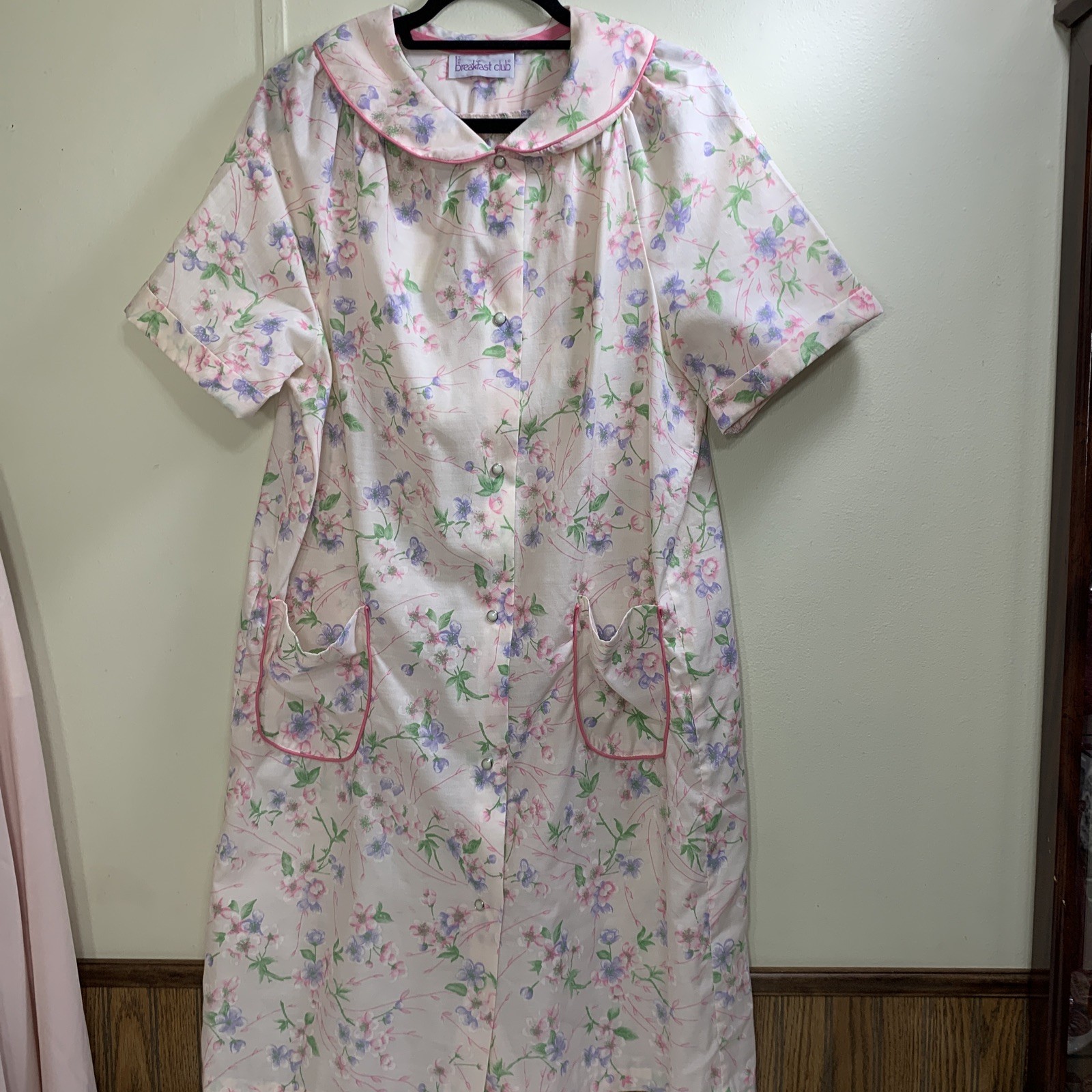 Vintage Women’s Robe Snap Front Duster Size Medium House Dress Lounger Pockets
