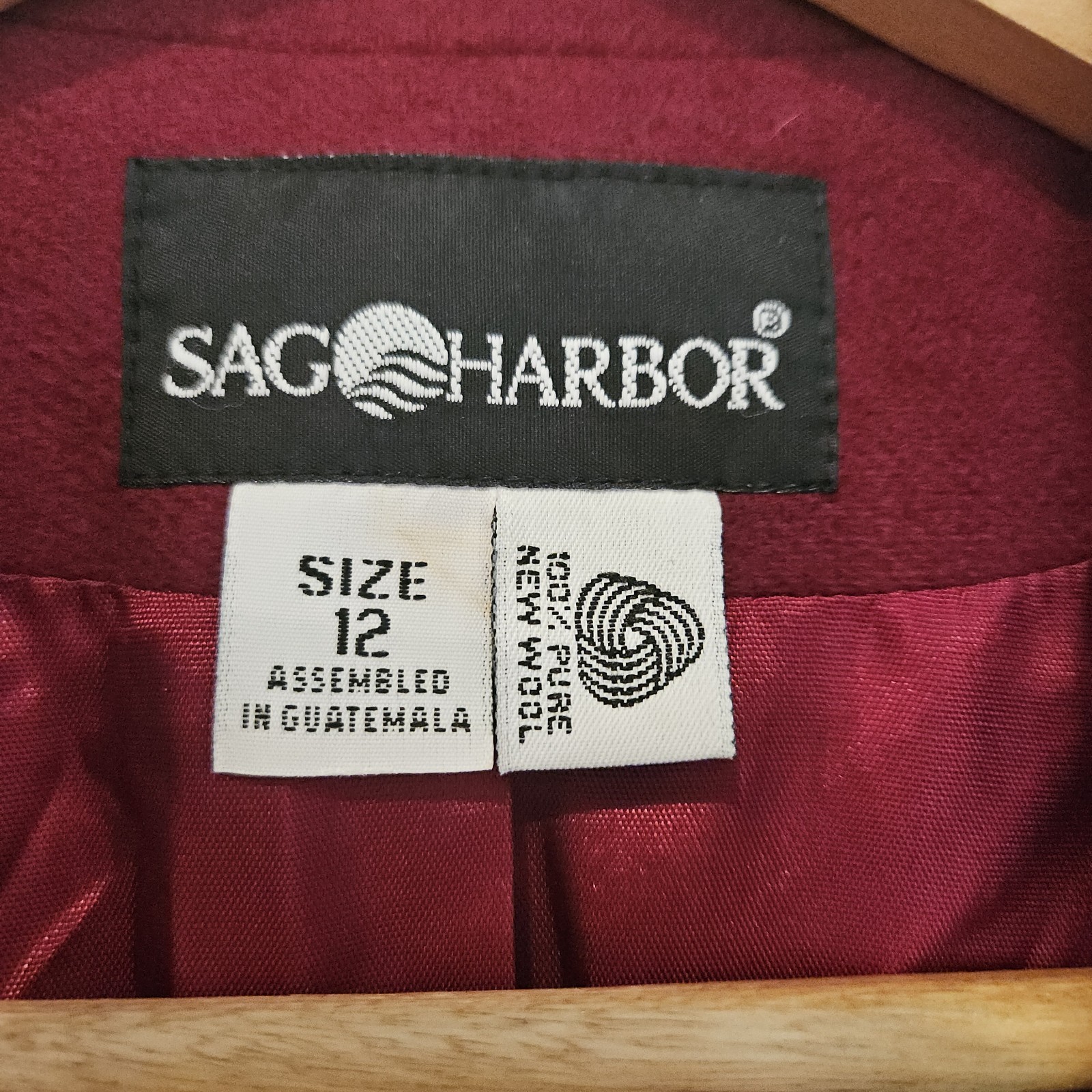 Sag Harbor Burgundy Wool Blend Blazer Women’s Size 12 Gold Crest…