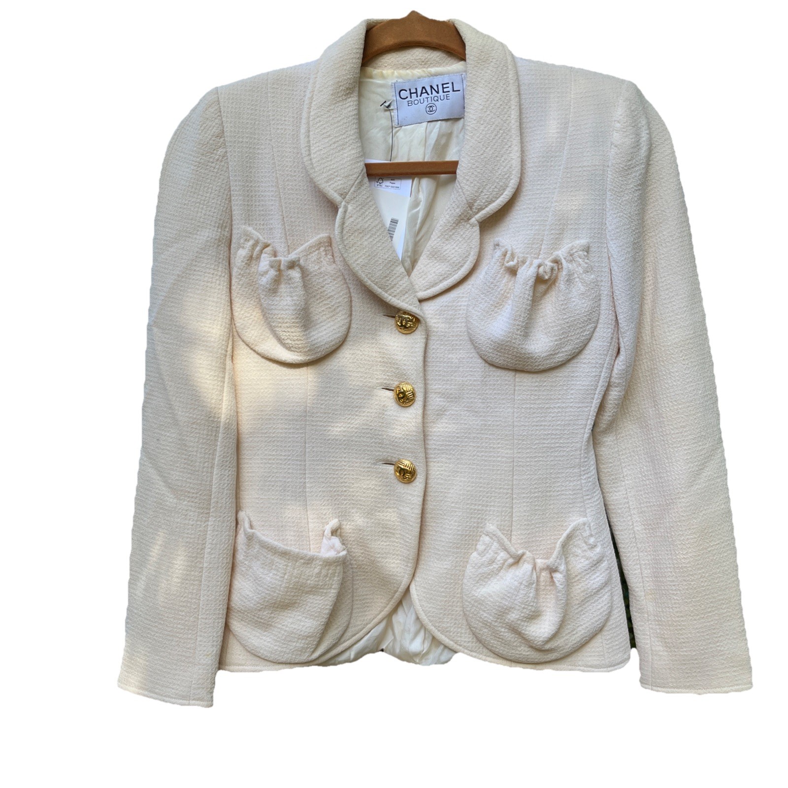 Chanel Vintage Spring 1989 White Wool Crepe Jacket 36 Chain Gold CC Buttons 36