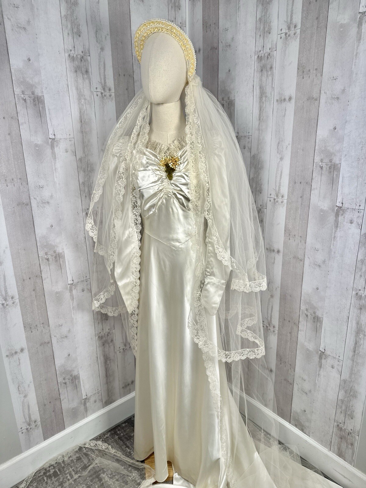 🌷1920s Art Deco Liquid Satin Wedding Gown / Bridal Dress Veil w/Wax Flowers