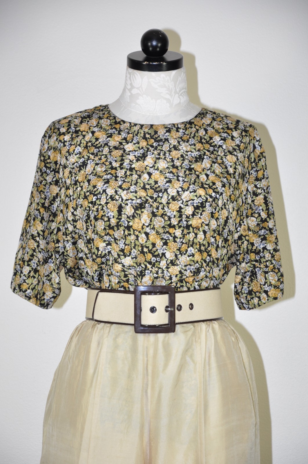 90s Green Yellow Ditzy Floral Silk Short Sleeve Tee Shirt Top Blouse Women S M