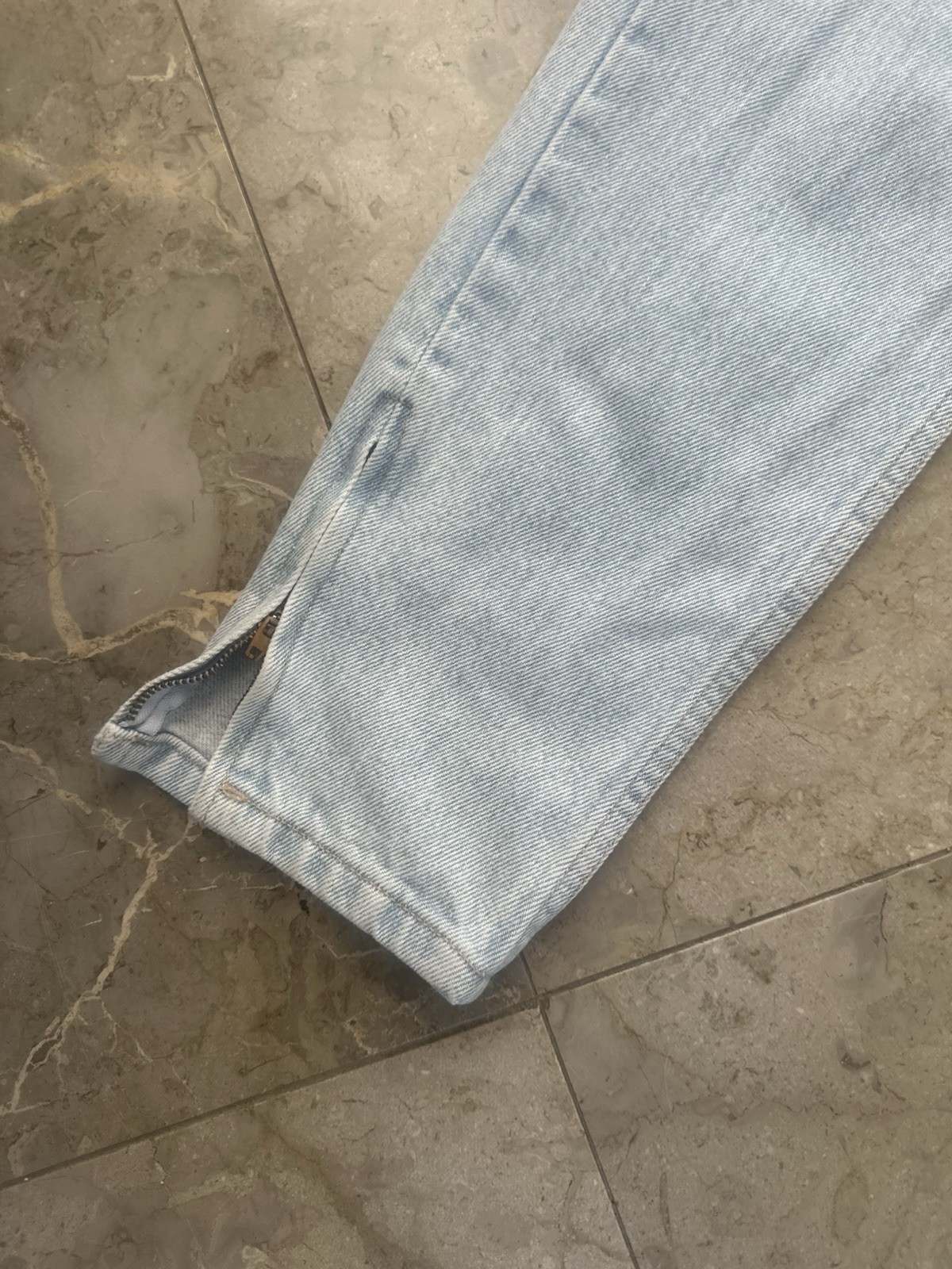 Vintage Guess DENIM JEANS Medium Wash Tapered High Waist 25 W X 27 L Zip Hem