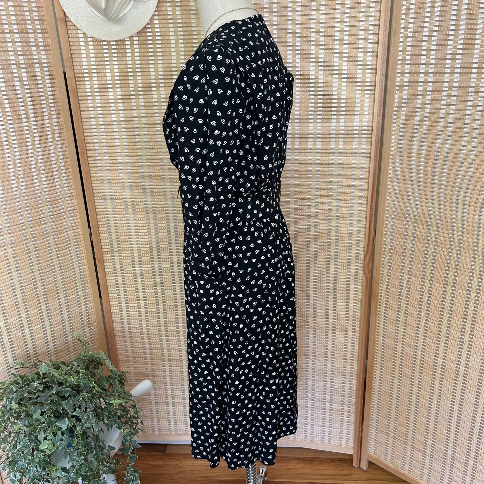 Vintage 80s Black & White Petite Dress with Gold Buckle Belt | Retro Secretary M